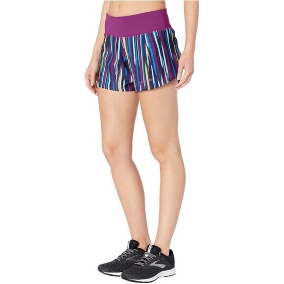 Brooks Chaser 3" Shorts in Navy Lightray/Violet - Picture 2 of 4